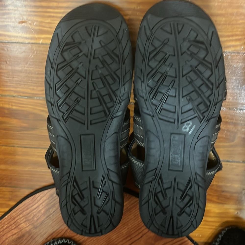 NEW! NEVER WORN! Men’s Brown Leather Sandals I purchased for my Dad-never worn - Picture 3 of 6